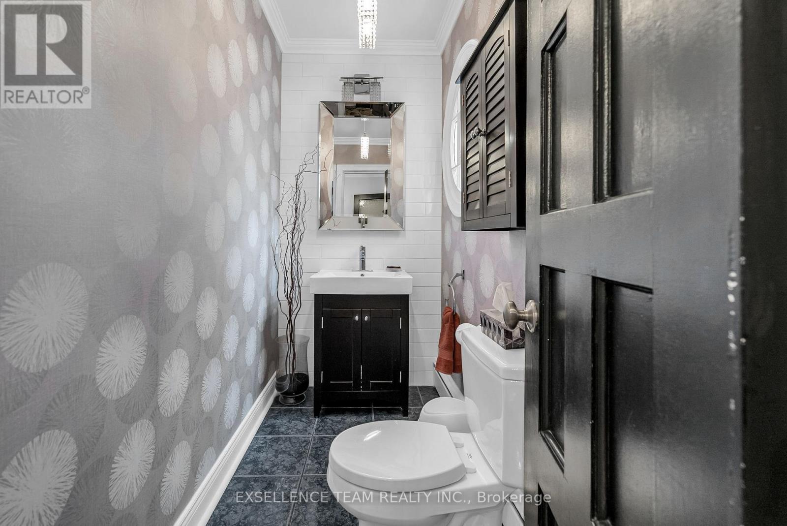 Property at 521 SYDNEY STREET image 4