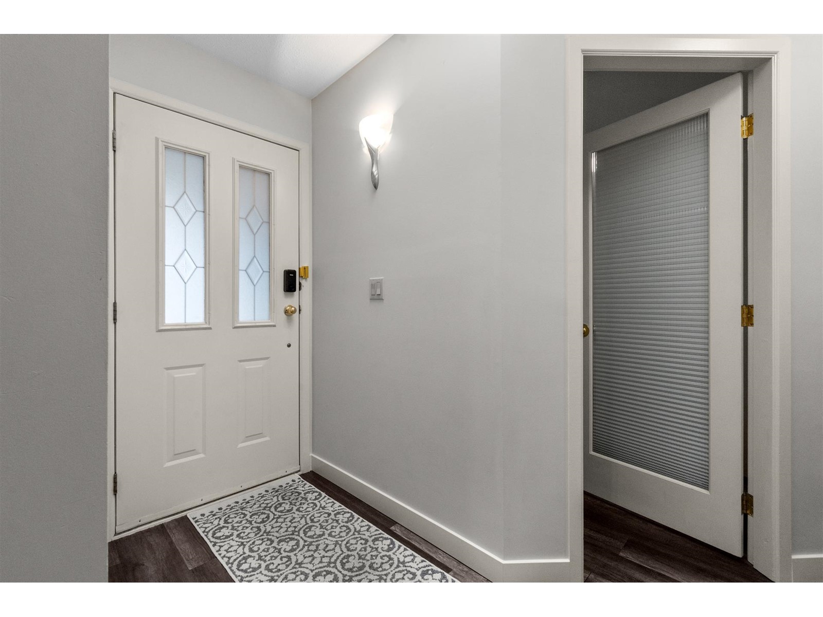 Property at 21 32615 MURRAY AVENUE image 2