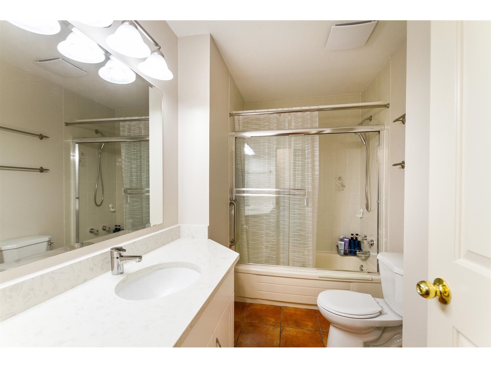 Property at 21 32615 MURRAY AVENUE image 5