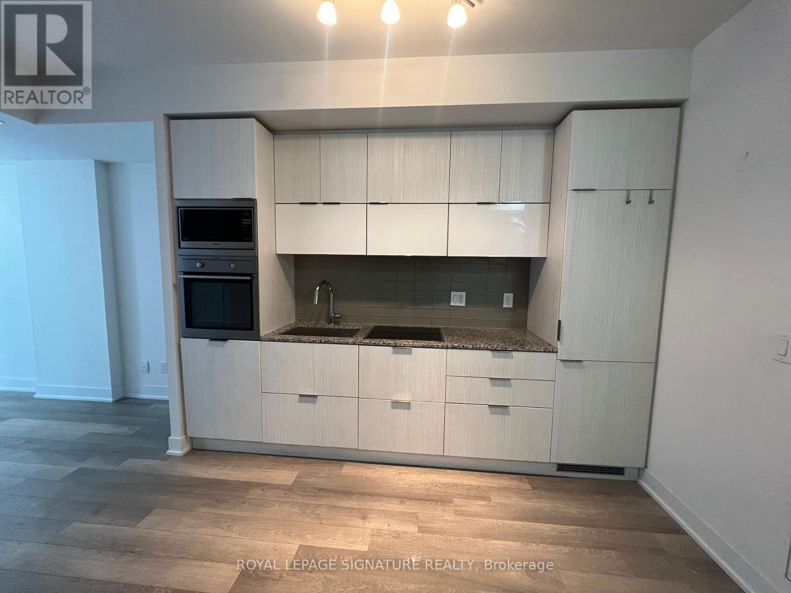1811 - 318 Richmond Street, Toronto, Ontario  M5V 1X2 - Photo 4 - C12079681
