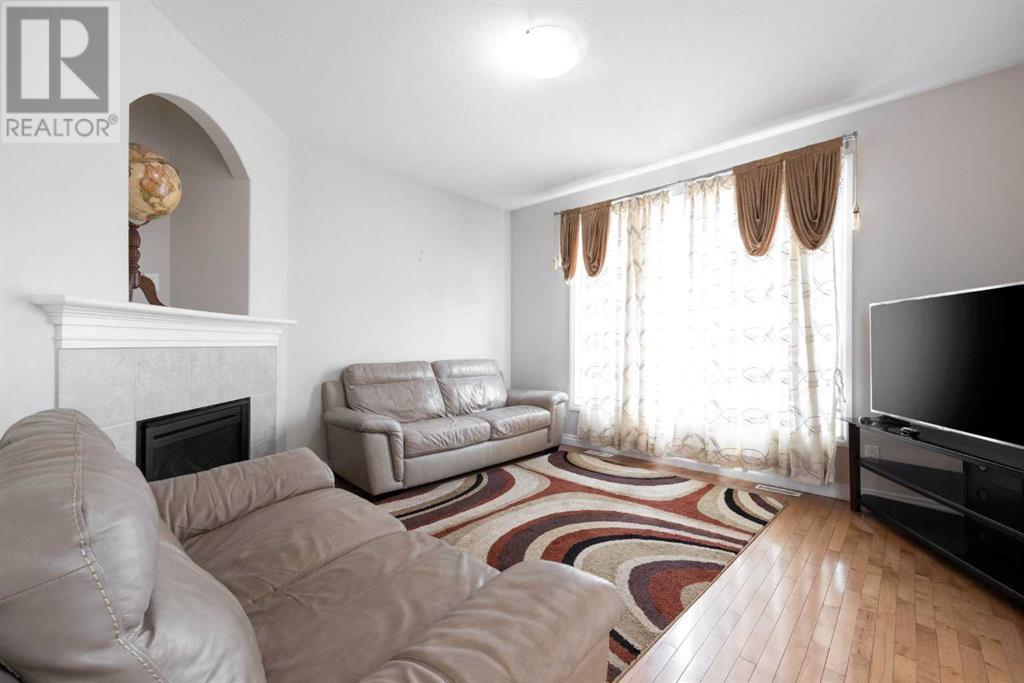 Property at 274 Thrush Street image 2
