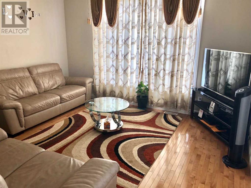 Property at 274 Thrush Street image 3