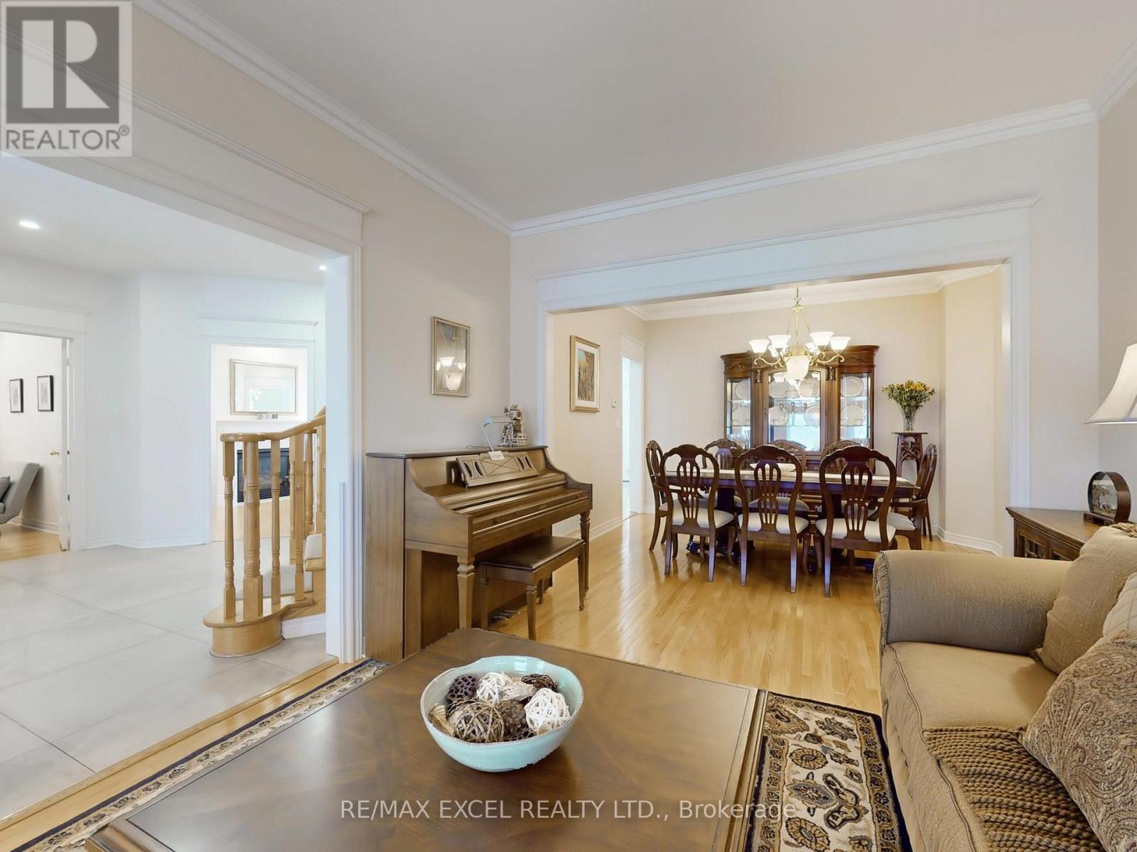 78 Shaftsbury Avenue, Richmond Hill, Ontario  L4C 0R3 - Photo 7 - N12079662