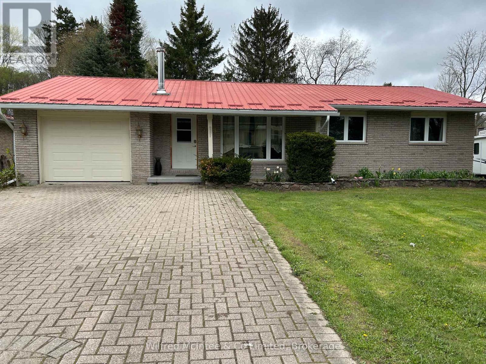 558 Queen Street N, Arran-Elderslie, Ontario  N0G 2N0 - Photo 3 - X12016382