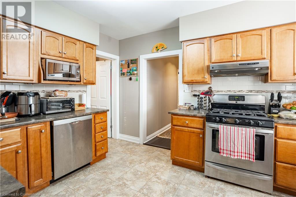 6 East 32nd Street, Hamilton, Ontario  L8V 3R6 - Photo 5 - 40691949