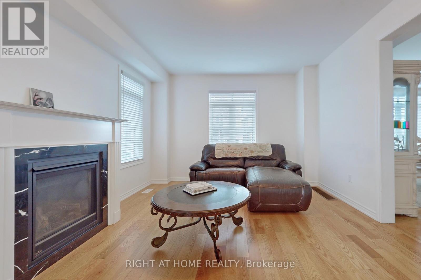 Property at 495 QUEEN MARY DRIVE image 5