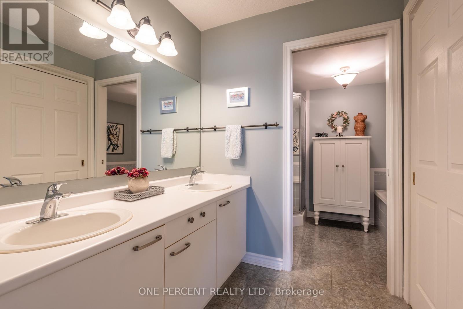 324 - 2030 Cleaver Avenue, Burlington (Headon), Ontario  L7M 4C3 - Photo 14 - W12079733