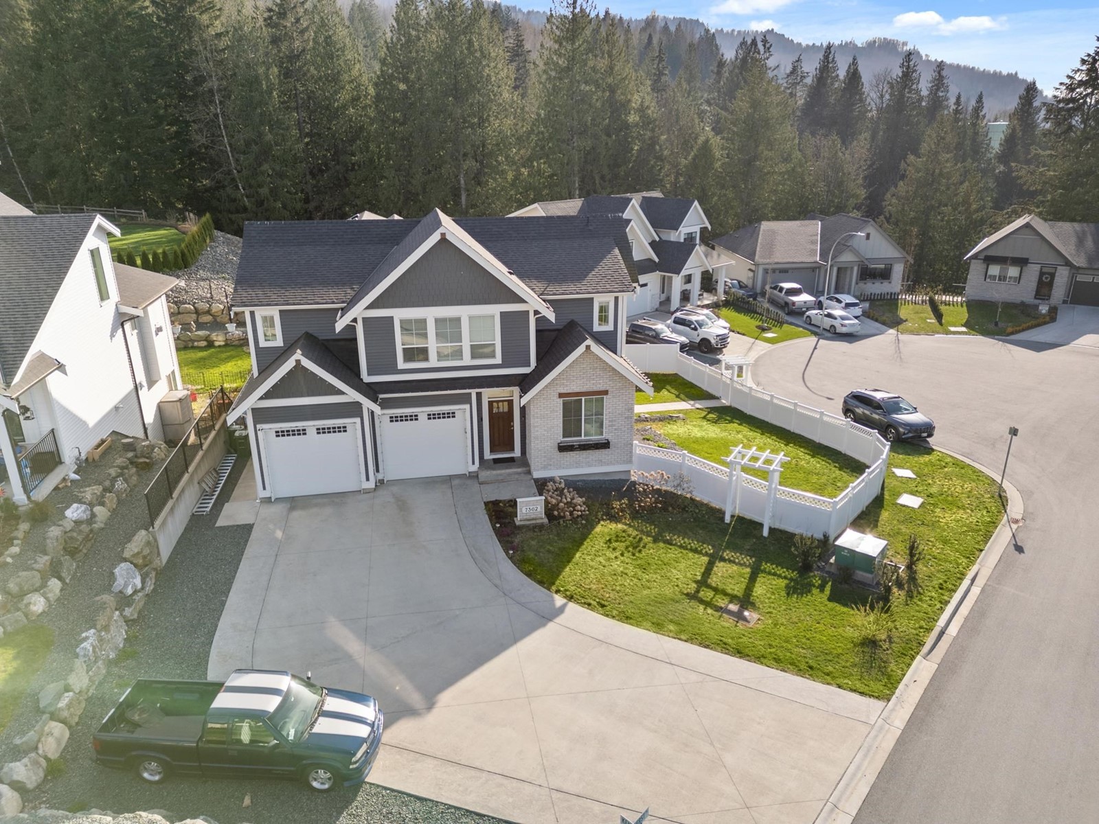 Property at 7362 AMHERST PLACE image 3