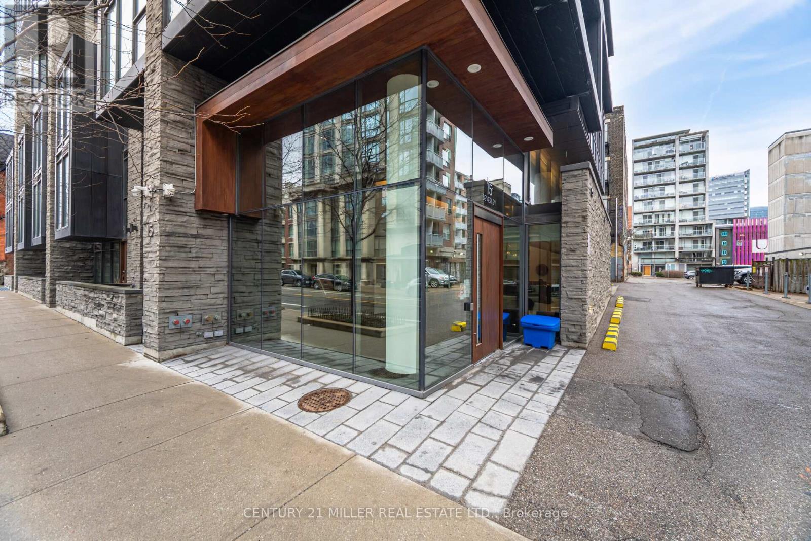 301 - 15 Beverley Street, Toronto, Ontario  M5T 1X8 - Photo 2 - C12079756