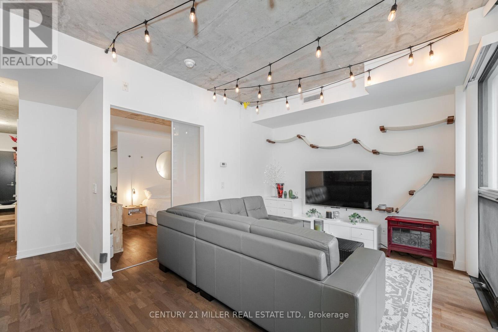 301 - 15 Beverley Street, Toronto, Ontario  M5T 1X8 - Photo 9 - C12079756