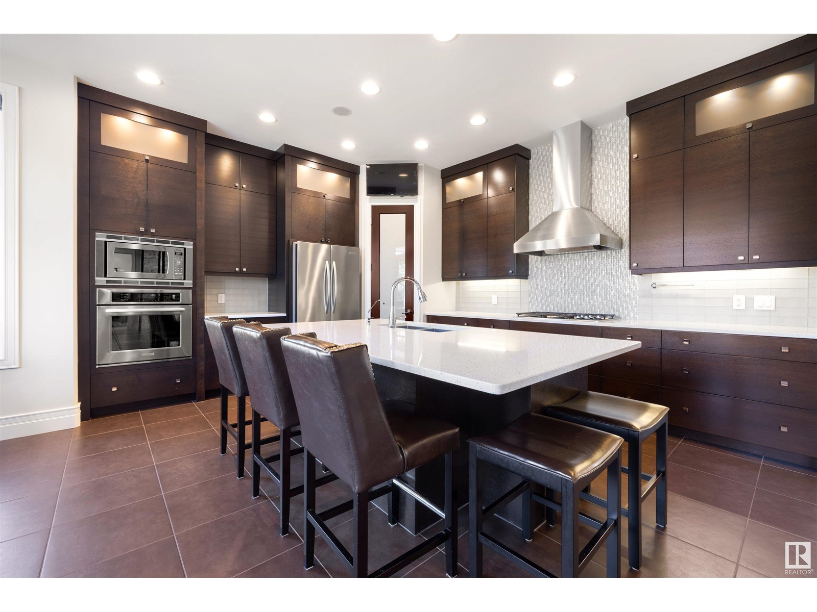 Property at 122 Riverstone Drive image 5