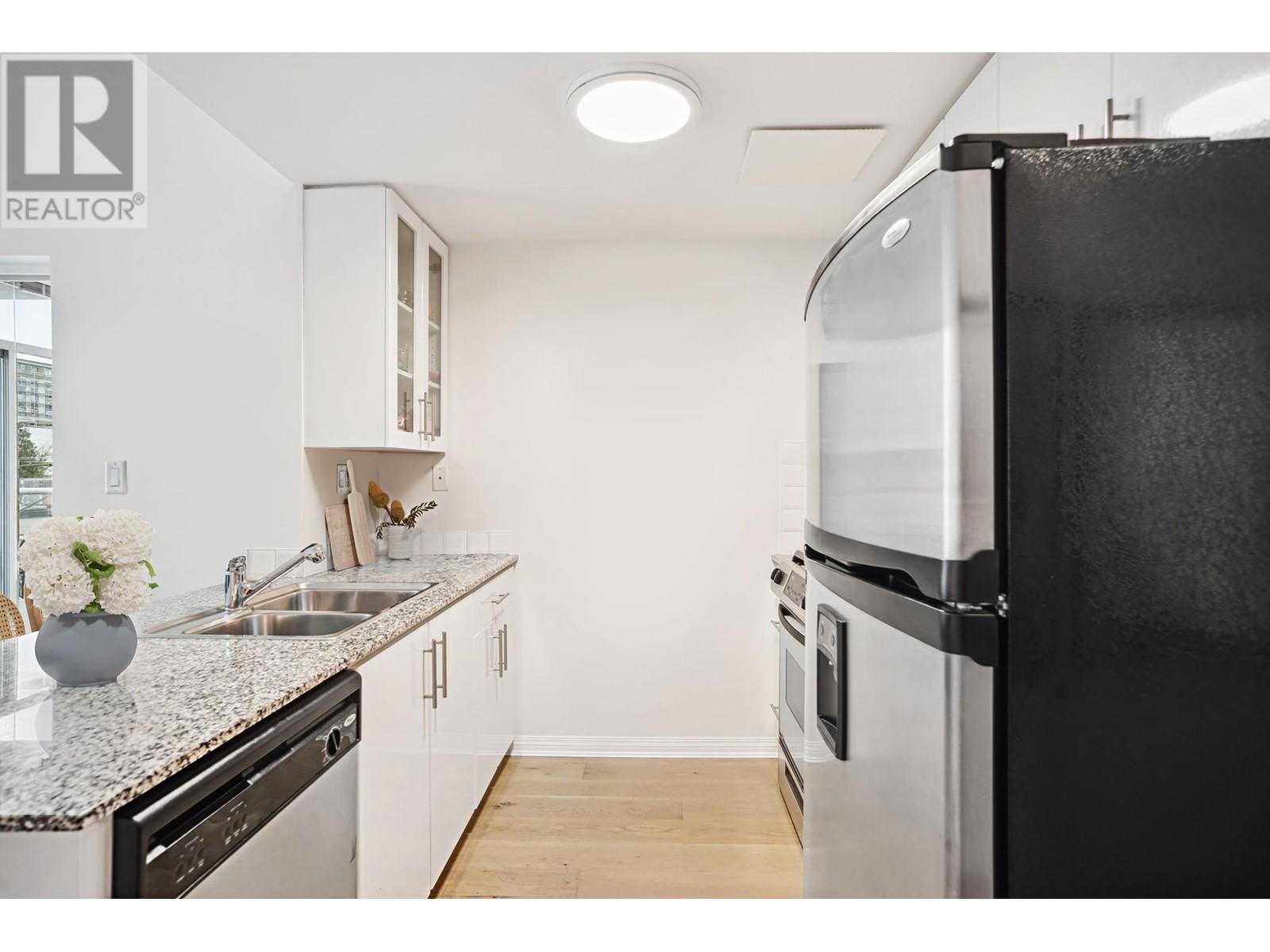 603 168 E Esplanade, North Vancouver, British Columbia  V7L 4X8 - Photo 6 - R2984368