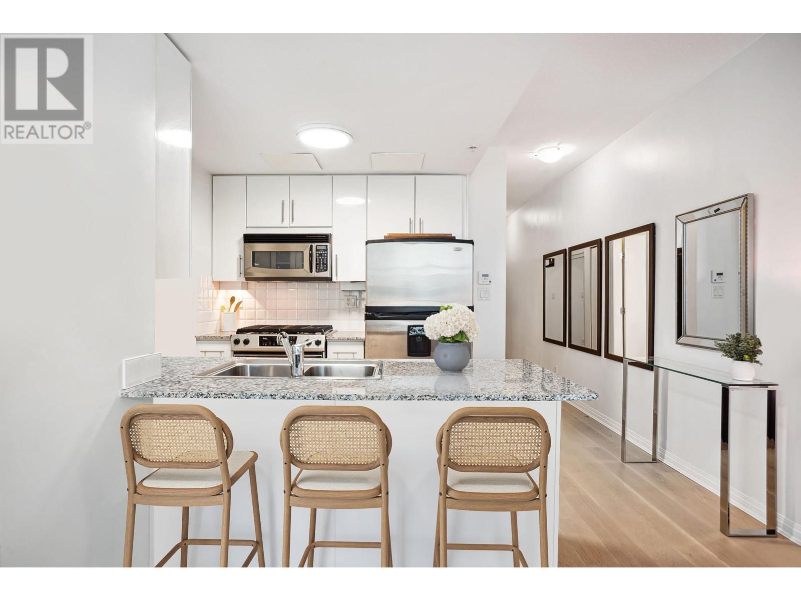 603 168 E Esplanade, North Vancouver, British Columbia  V7L 4X8 - Photo 5 - R2984368