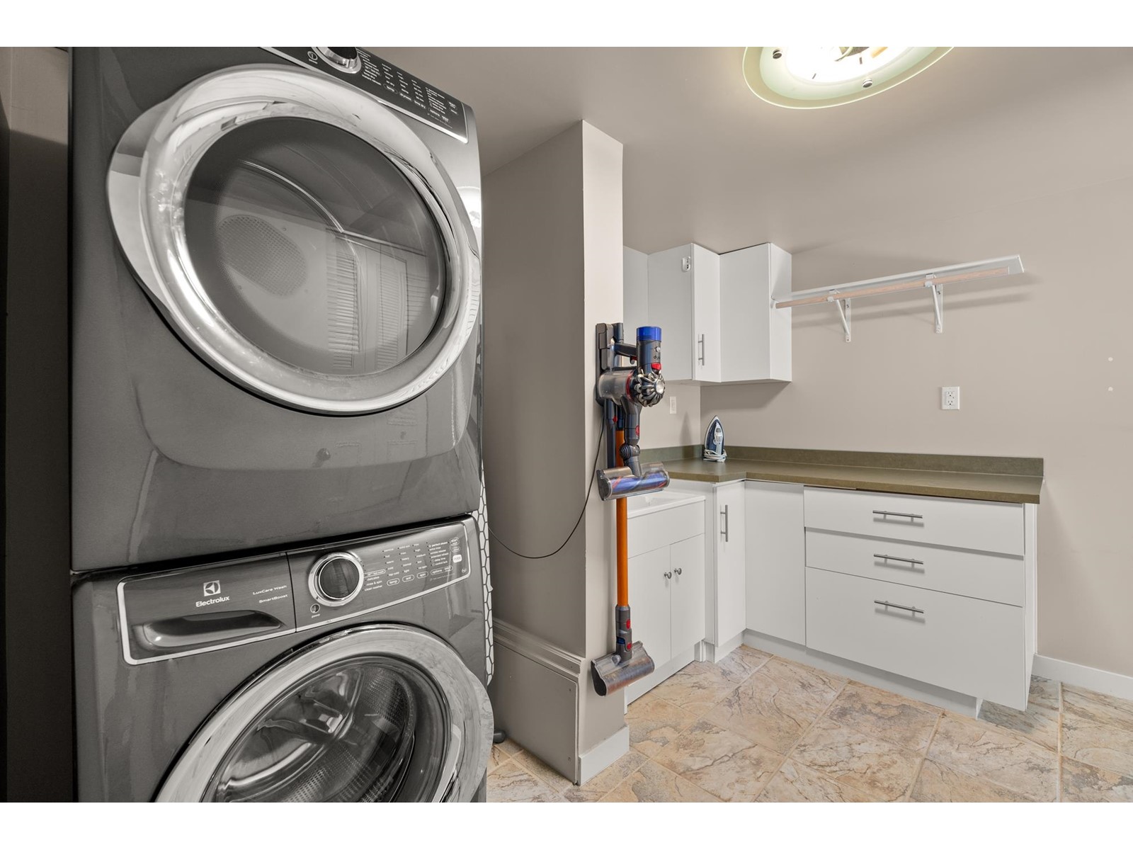 8055 Caribou Street, Mission, British Columbia  V2V 5R1 - Photo 18 - R2962166