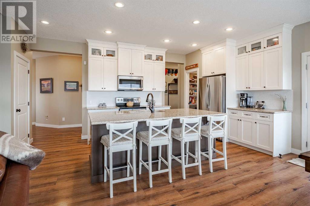 Property at 20 Drake Landing Grove image 4