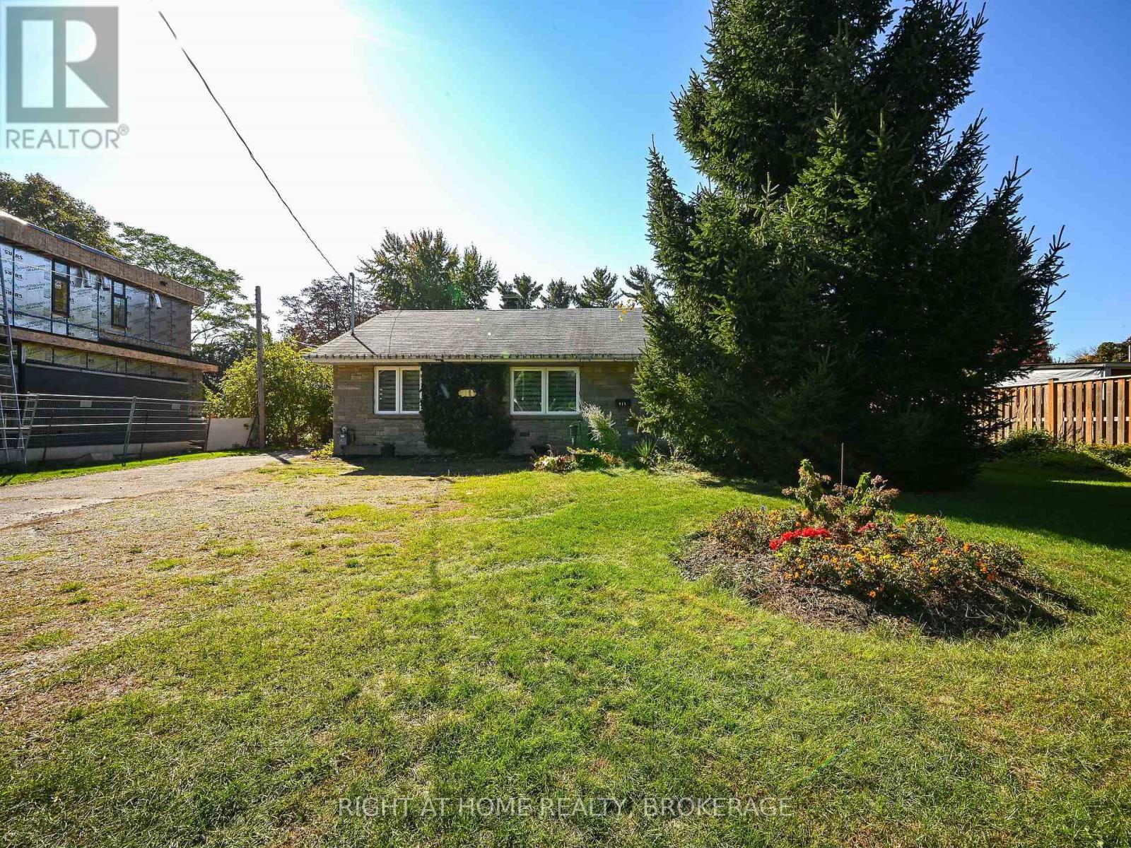 Property at 914 CLARKSON ROAD S image 4