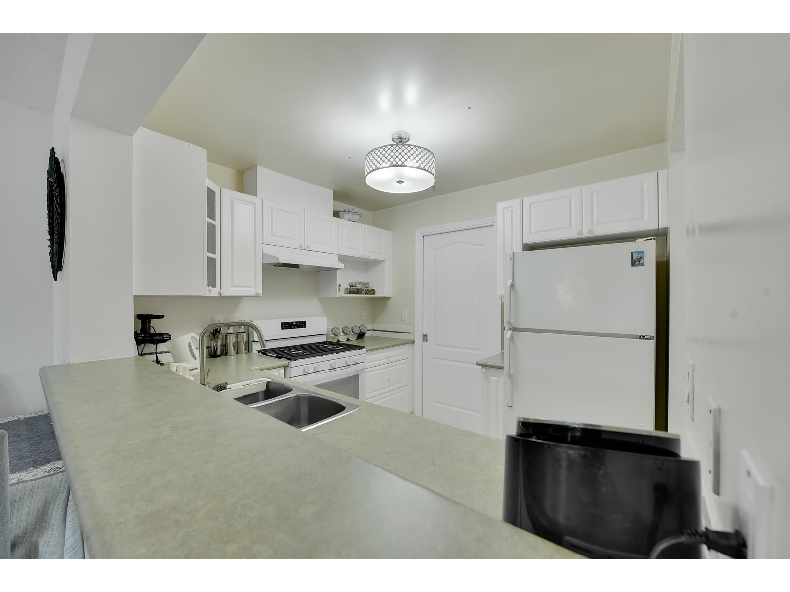 307 15210 Guildford Drive, Surrey, British Columbia  V3R 0X7 - Photo 15 - R2989608