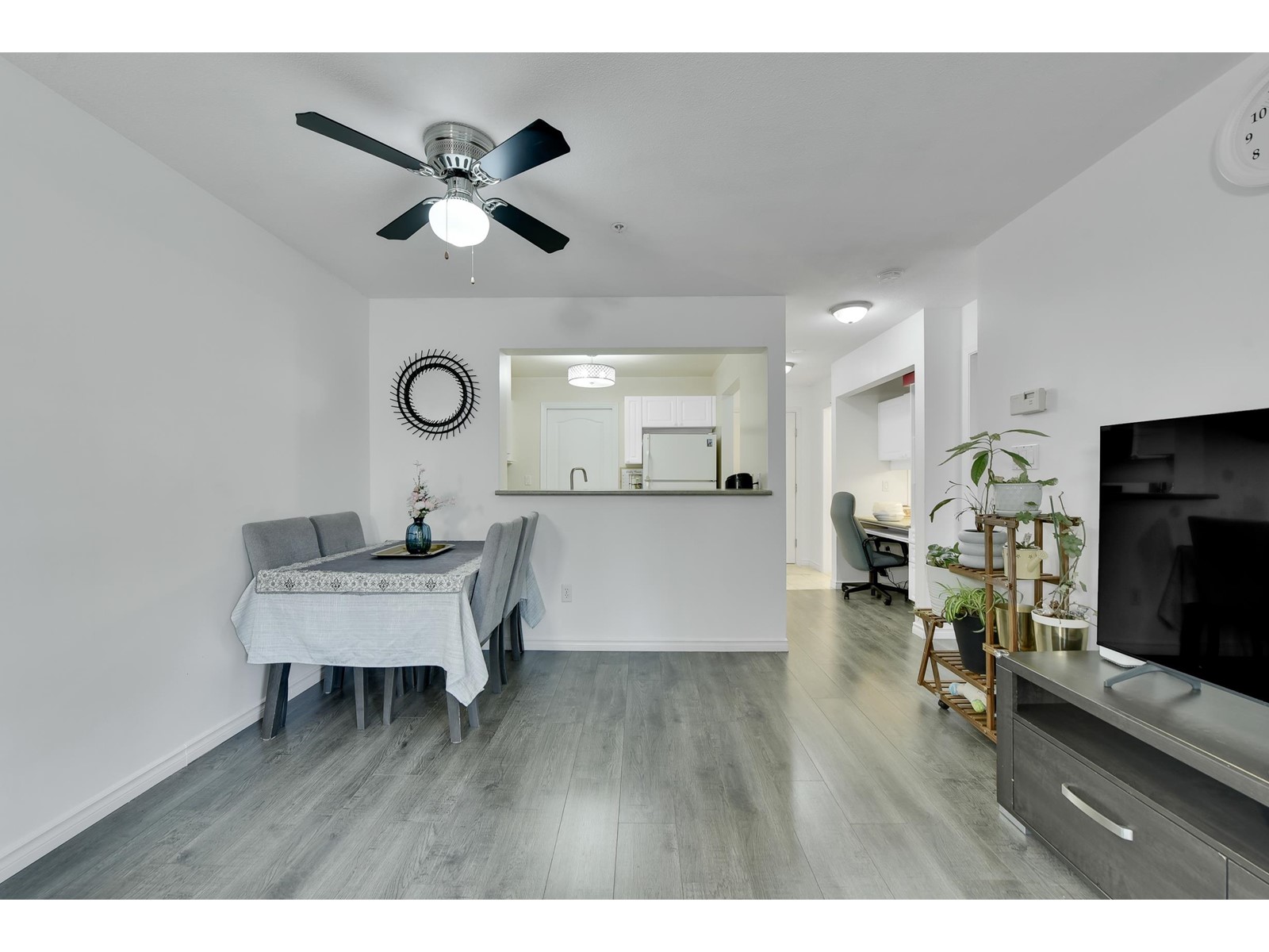 307 15210 Guildford Drive, Surrey, British Columbia  V3R 0X7 - Photo 14 - R2989608