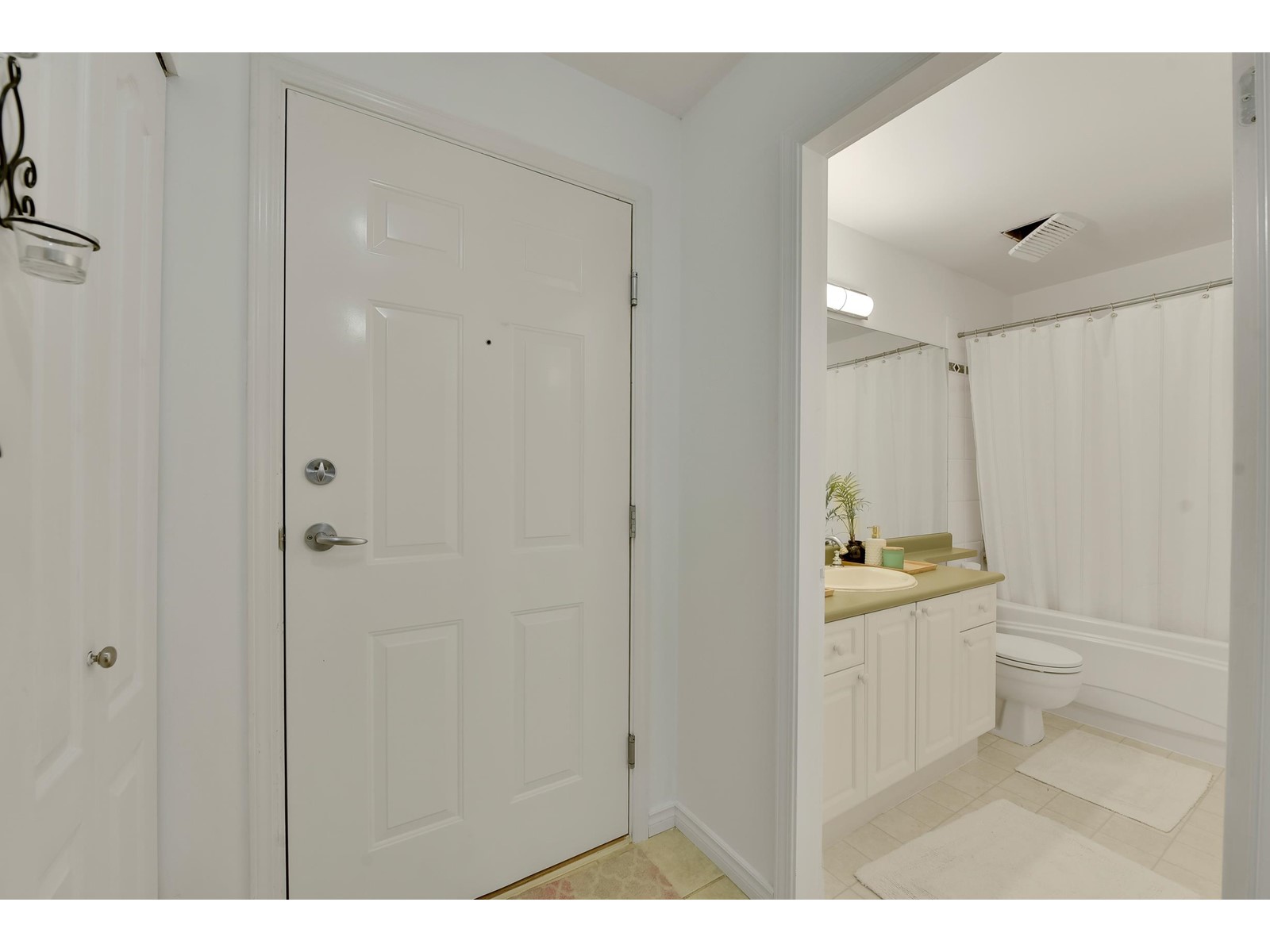 307 15210 Guildford Drive, Surrey, British Columbia  V3R 0X7 - Photo 7 - R2989608
