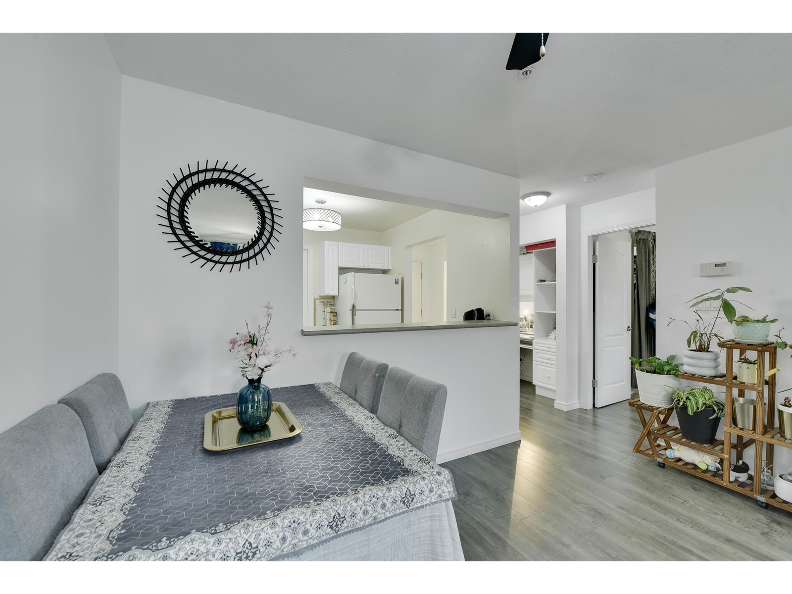 307 15210 Guildford Drive, Surrey, British Columbia  V3R 0X7 - Photo 10 - R2989608