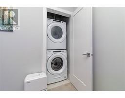 2815 Meridian Ave, Langford property photo listing 994548 for sale