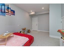 2815 Meridian Ave, Langford property photo listing 994548 for sale
