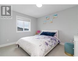 2815 Meridian Ave, Langford property photo listing 994548 for sale