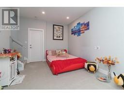 2815 Meridian Ave, Langford property photo listing 994548 for sale
