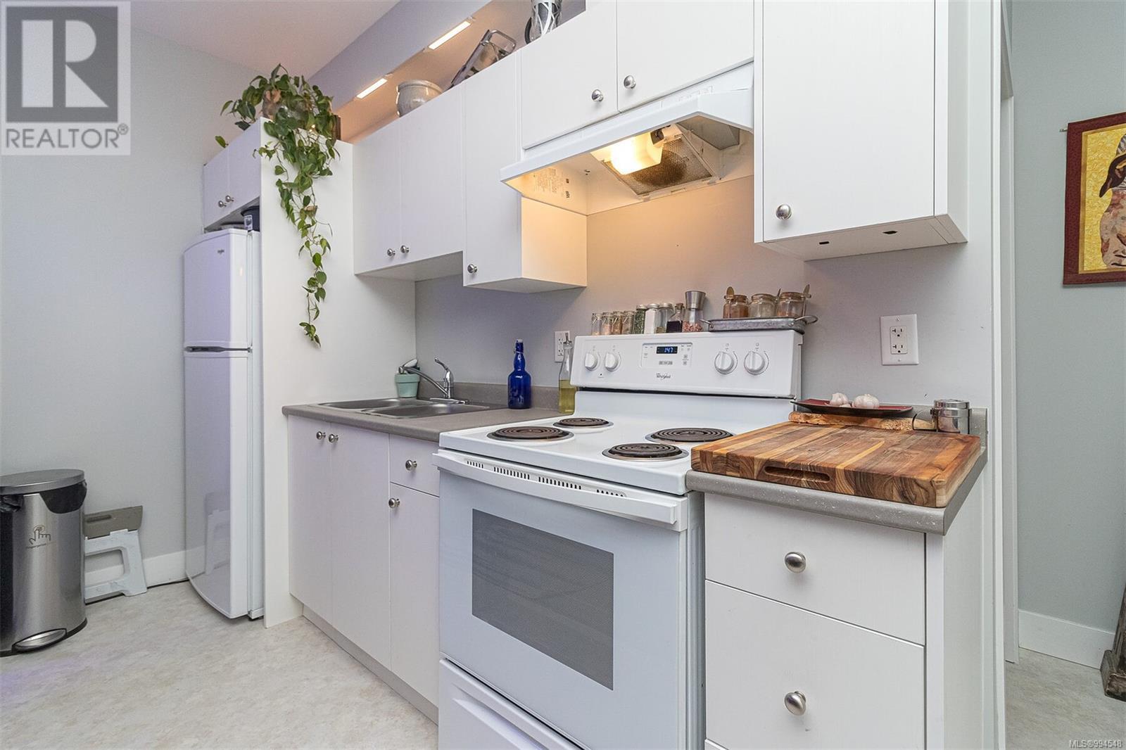 2815 Meridian Ave, Langford real estate listing 994548 for sale