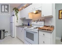 2815 Meridian Ave, Langford property photo listing 994548 for sale
