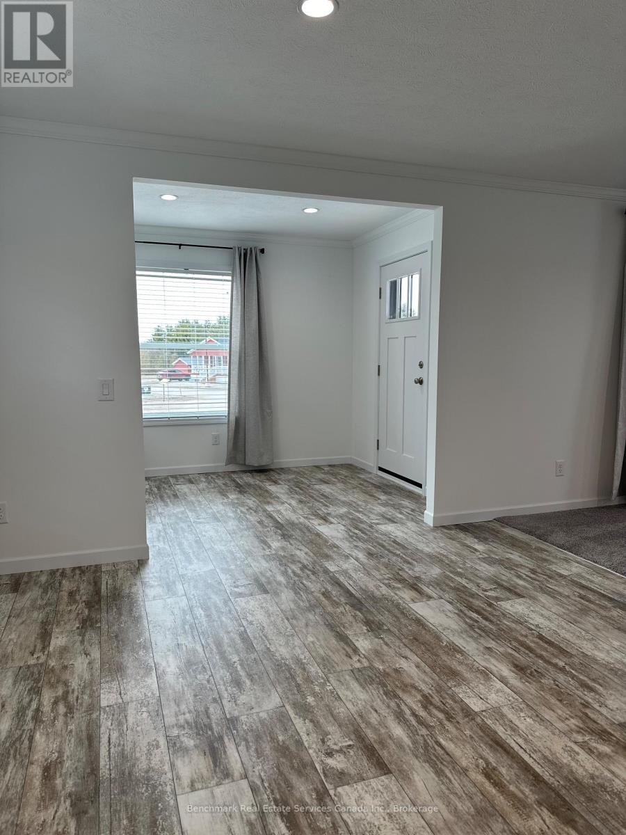 212 Spruce Drive, West Grey, Ontario  N4N 3B8 - Photo 4 - X11890482