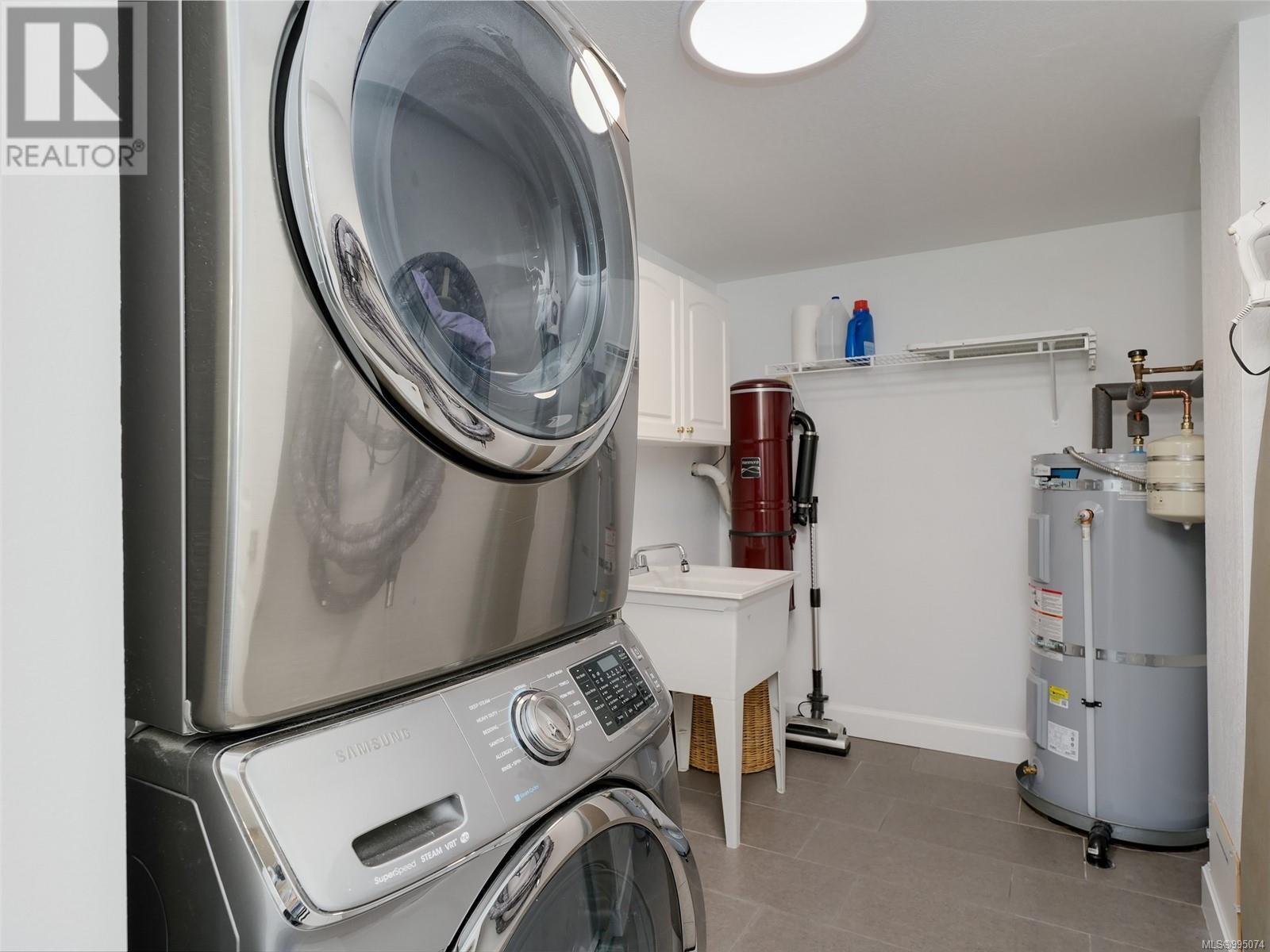 Property at 711 Demel Pl image 5