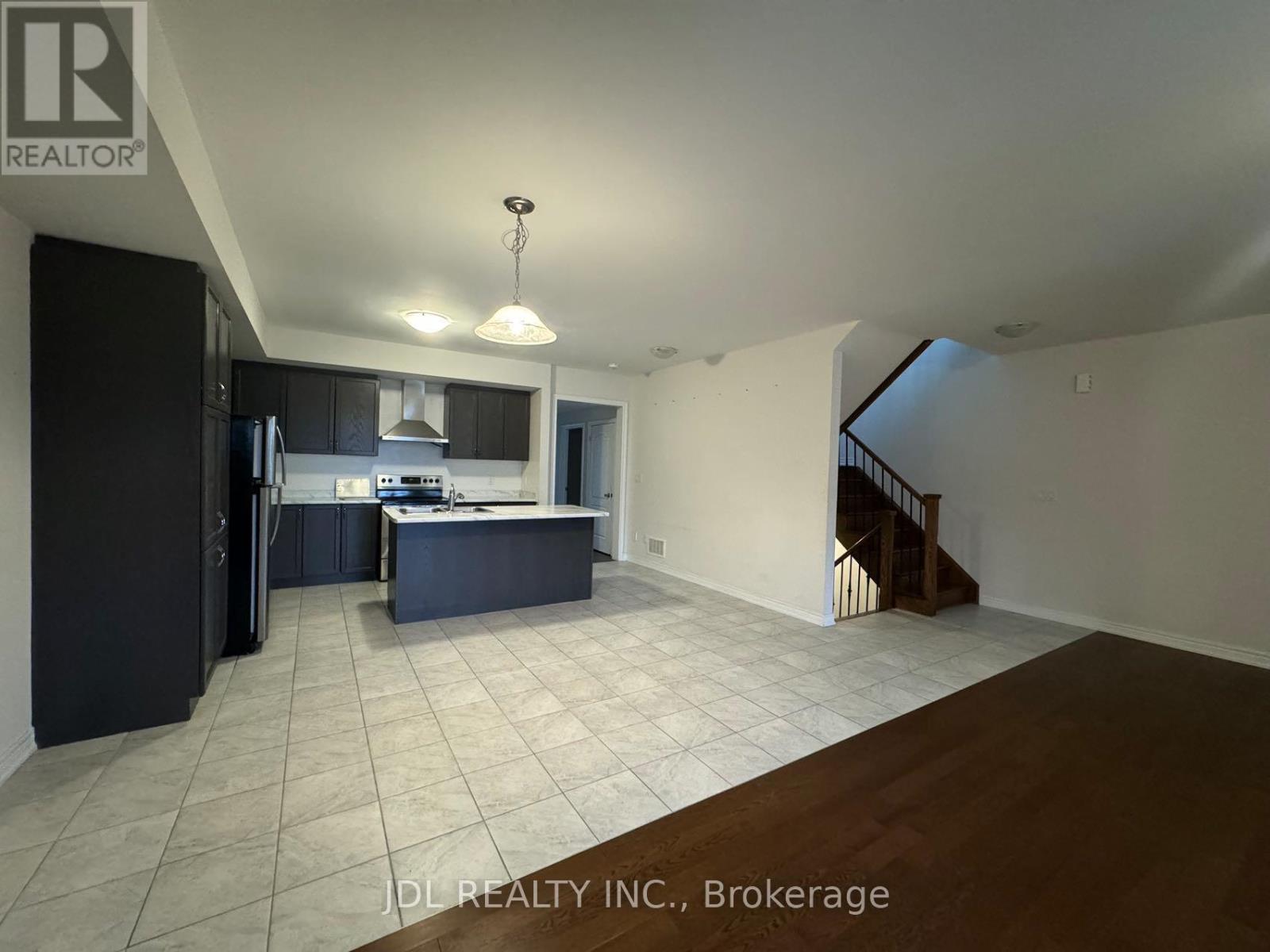 83 Luzon Avenue, Markham, Ontario  L6B 1N7 - Photo 3 - N12079815