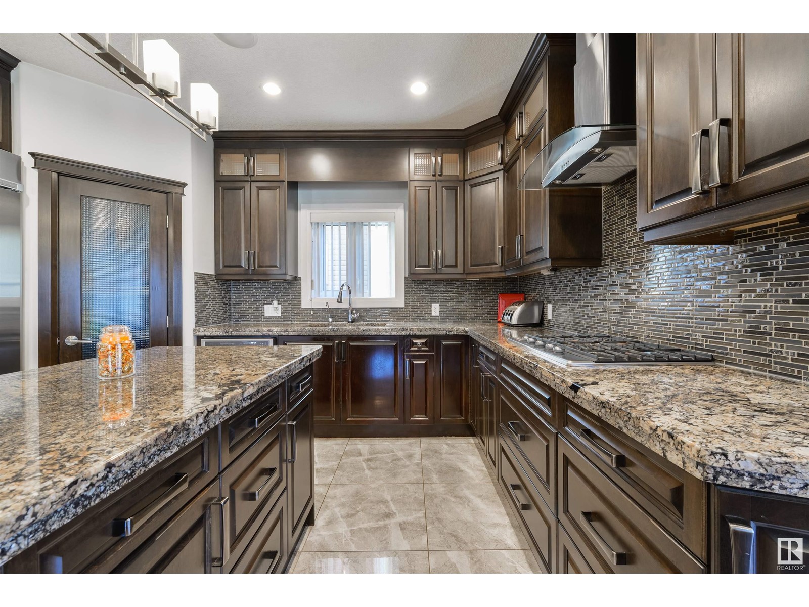 Property at 6111 56 AV image 3