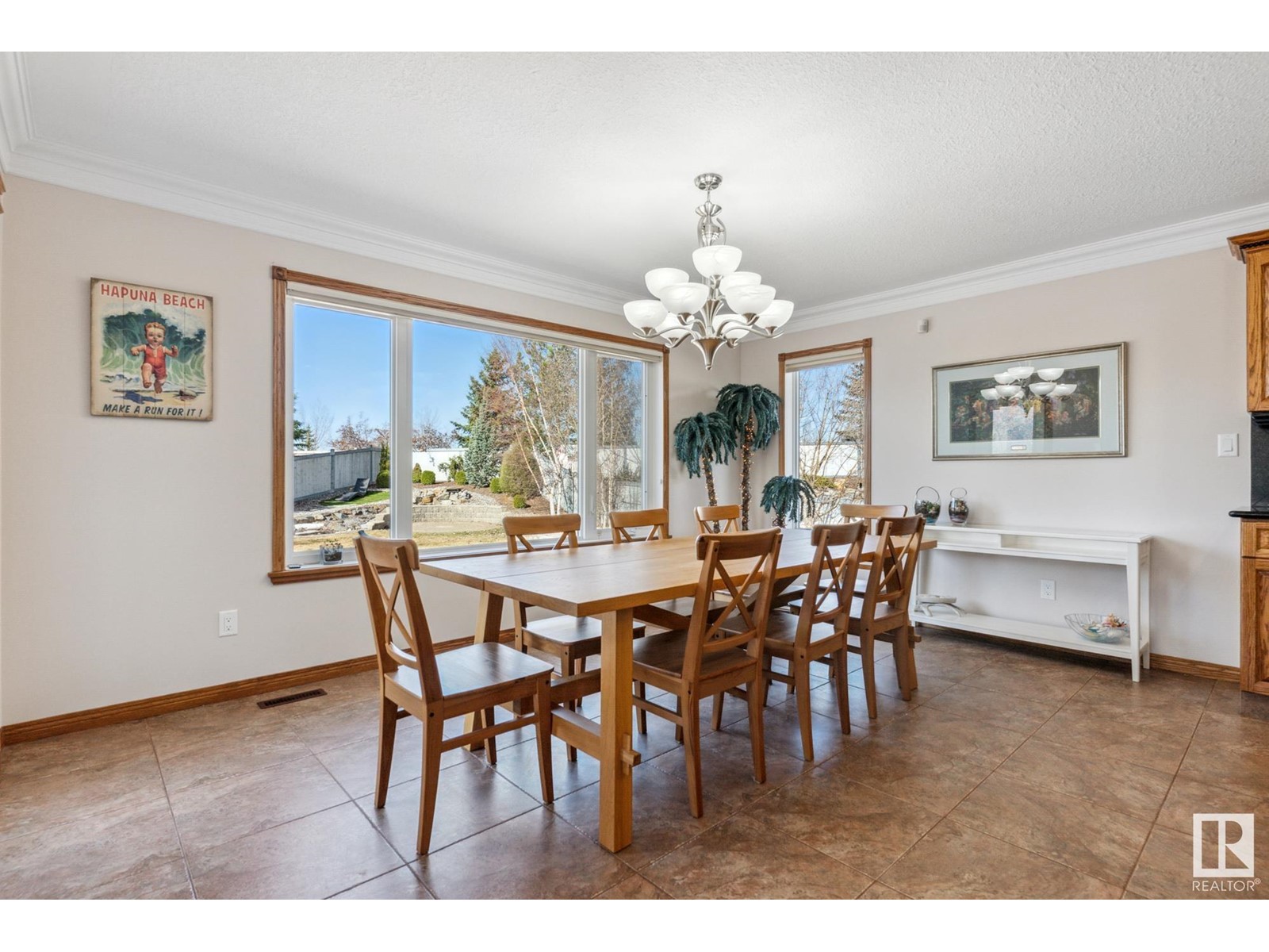 Property at 35 LOISELLE WY image 3