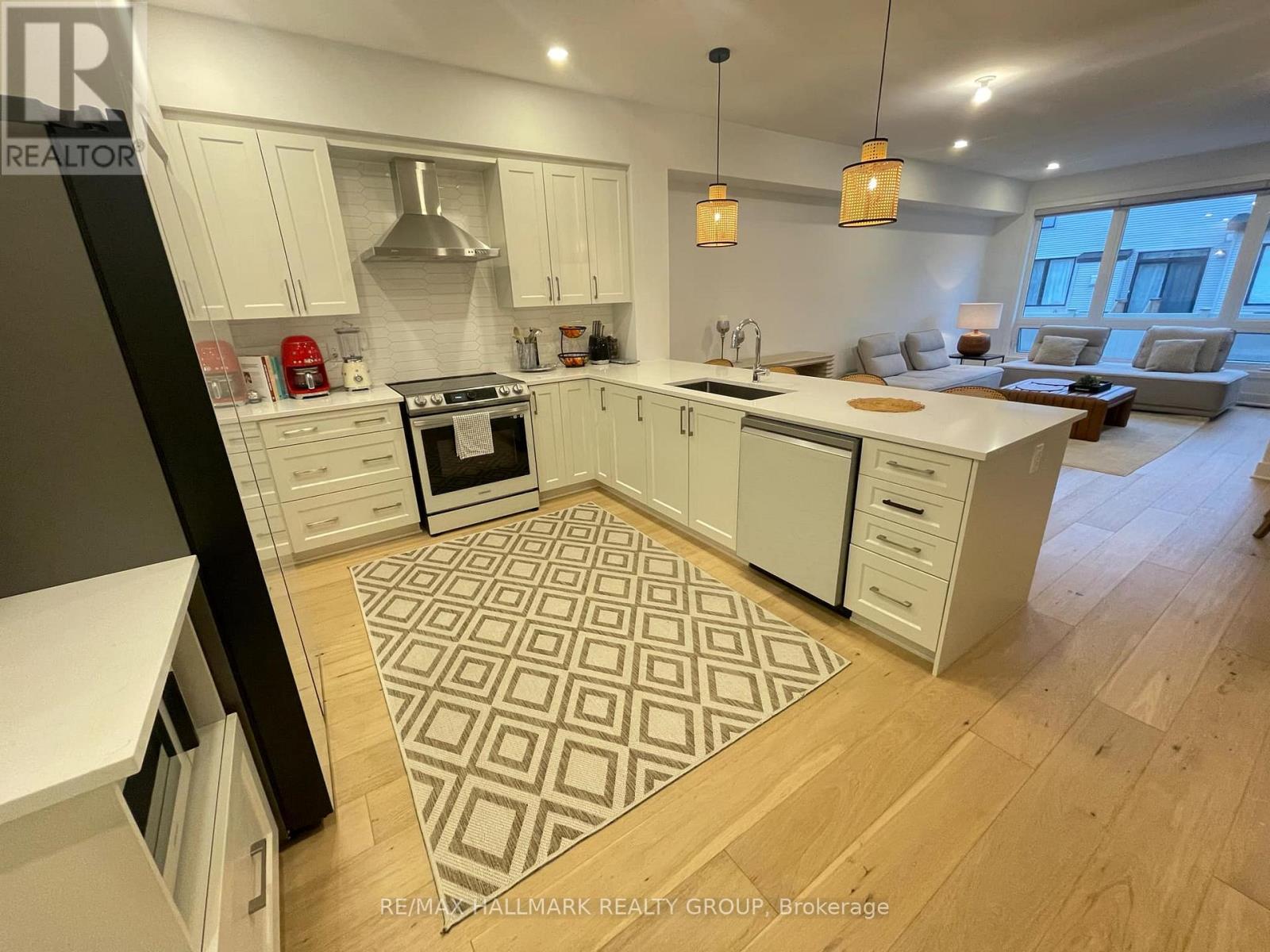 603 Cordelette Circle, Ottawa, Ontario  K1W 0P6 - Photo 6 - X12079824
