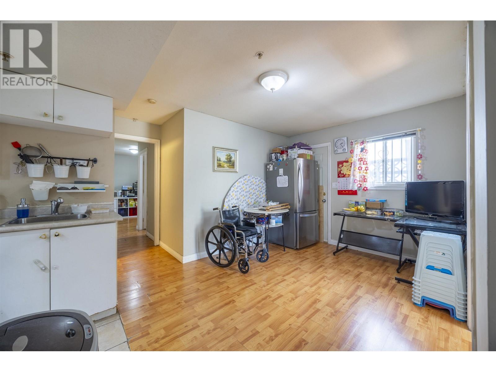 2245 Dundas Street, Vancouver, British Columbia  V5L 1J9 - Photo 18 - R2989043