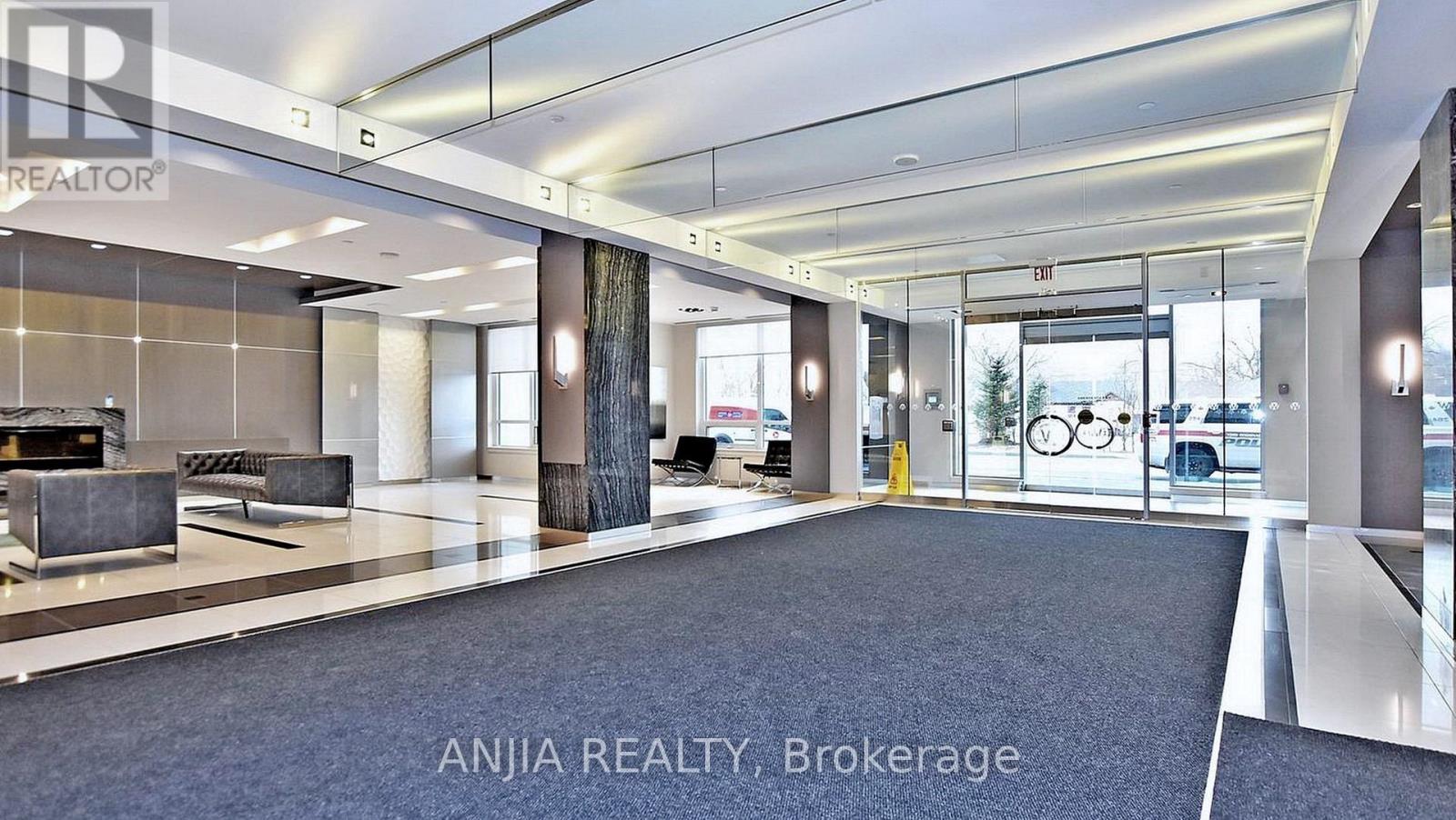 2012 - 7165 Yonge Street, Markham, Ontario  L3T 0C9 - Photo 3 - N12079825