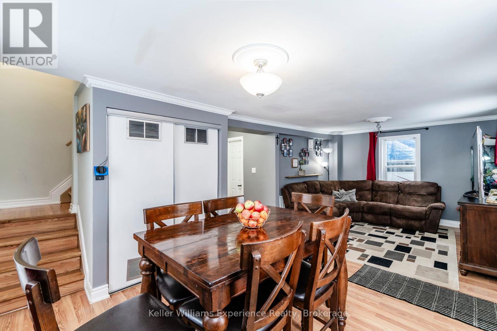 310 Davidson Street, Tay, Ontario  L0K 1R0 - Photo 2 - S12079805