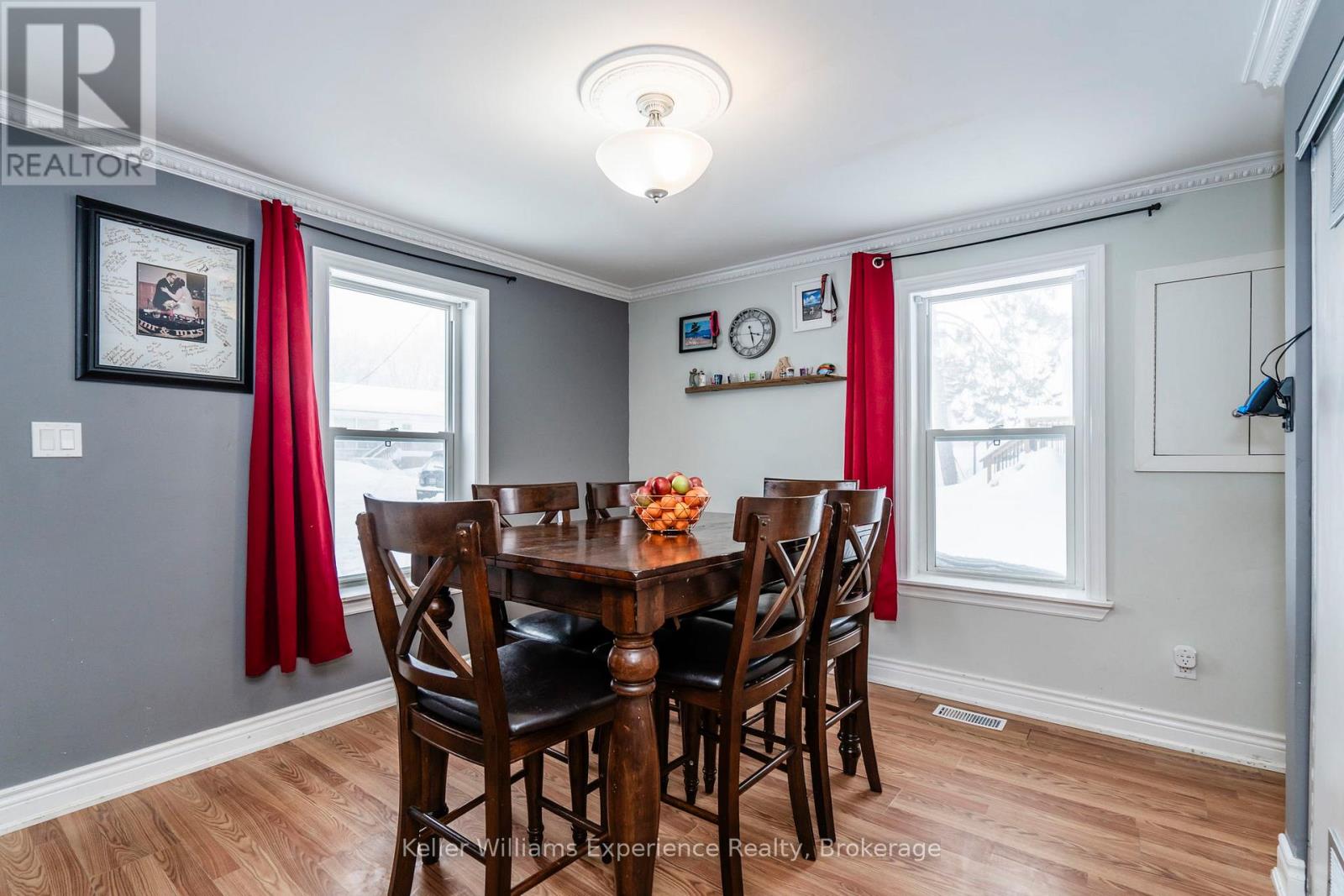 310 Davidson Street, Tay, Ontario  L0K 1R0 - Photo 3 - S12079805