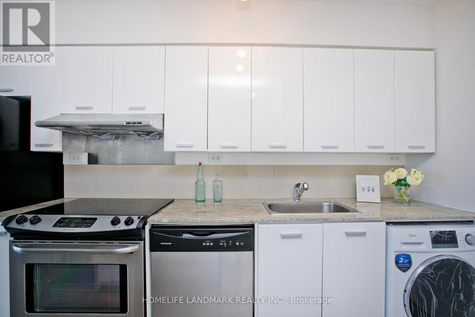 806 - 29 Singer Court, Toronto, Ontario  M2K 0B3 - Photo 8 - C12064156