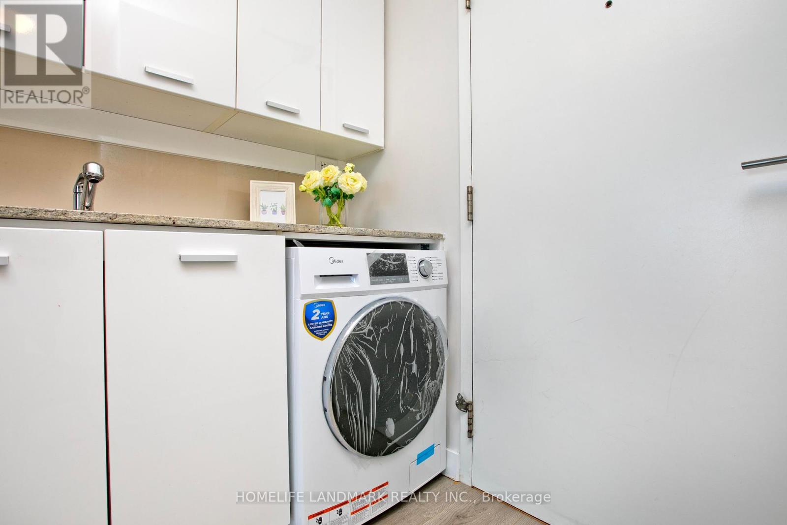 806 - 29 Singer Court, Toronto, Ontario  M2K 0B3 - Photo 9 - C12064156