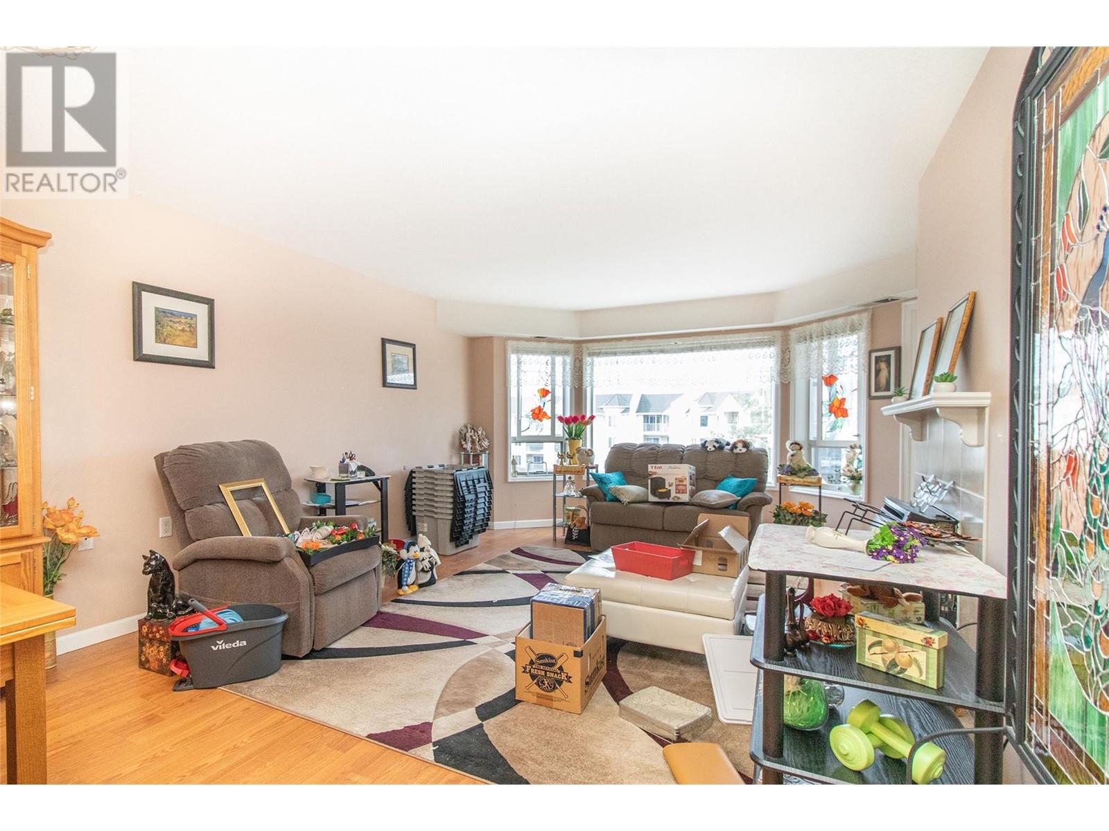 Property at 3157 Casorso Road Unit# 319 image 4
