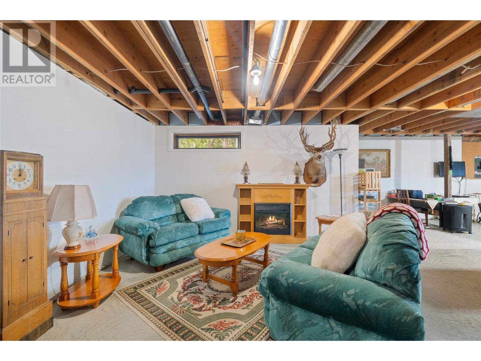 Property at 701 Christison Road SW image 2