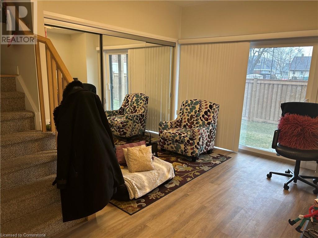 270 Melvin Avenue Unit# 15, Hamilton, Ontario  L8H 2K2 - Photo 4 - 40716146