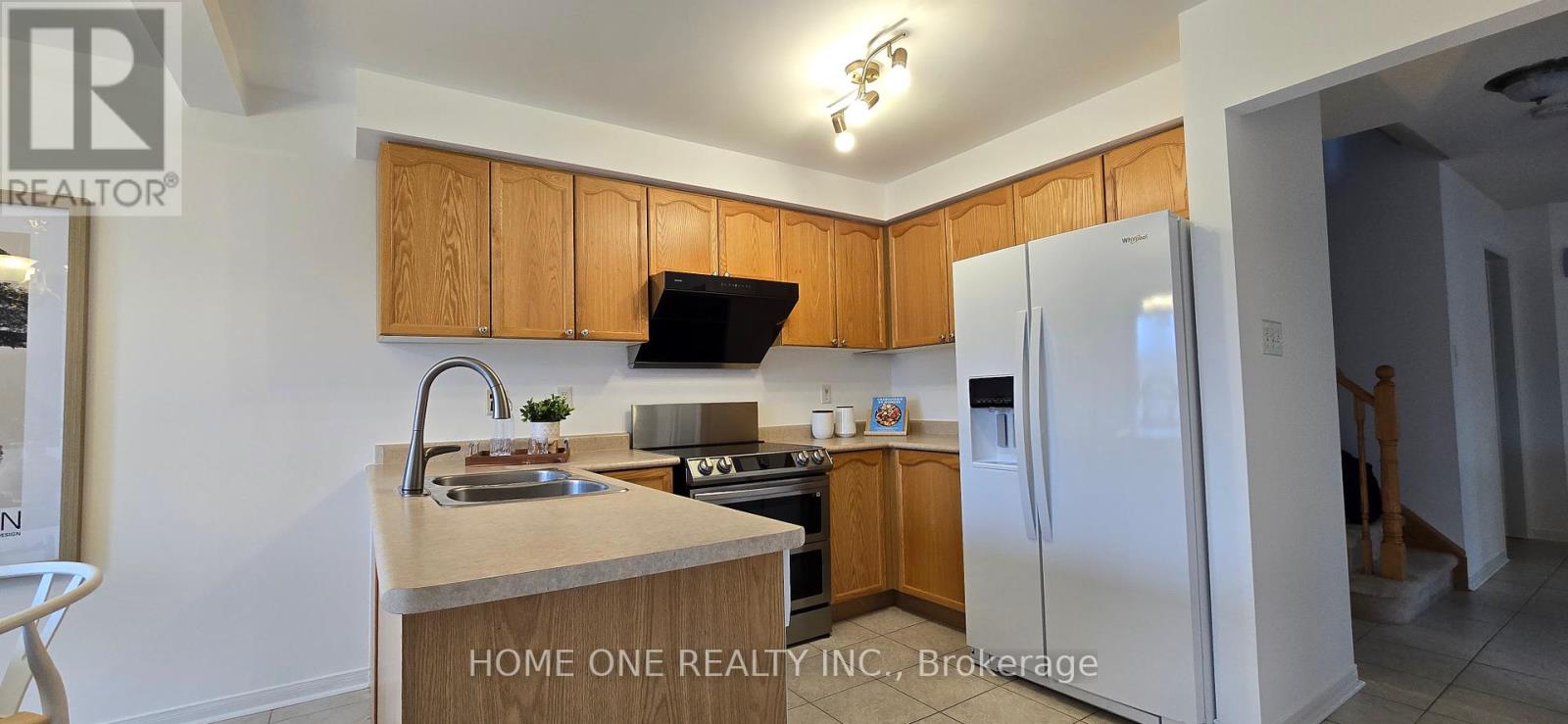 155 Bourbon Place, Whitby, Ontario  L1R 3C6 - Photo 11 - E12079896