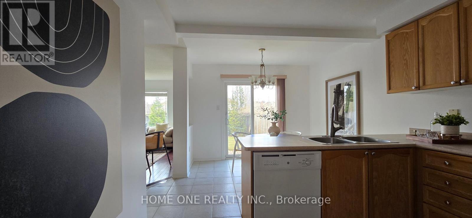 155 Bourbon Place, Whitby, Ontario  L1R 3C6 - Photo 14 - E12079896