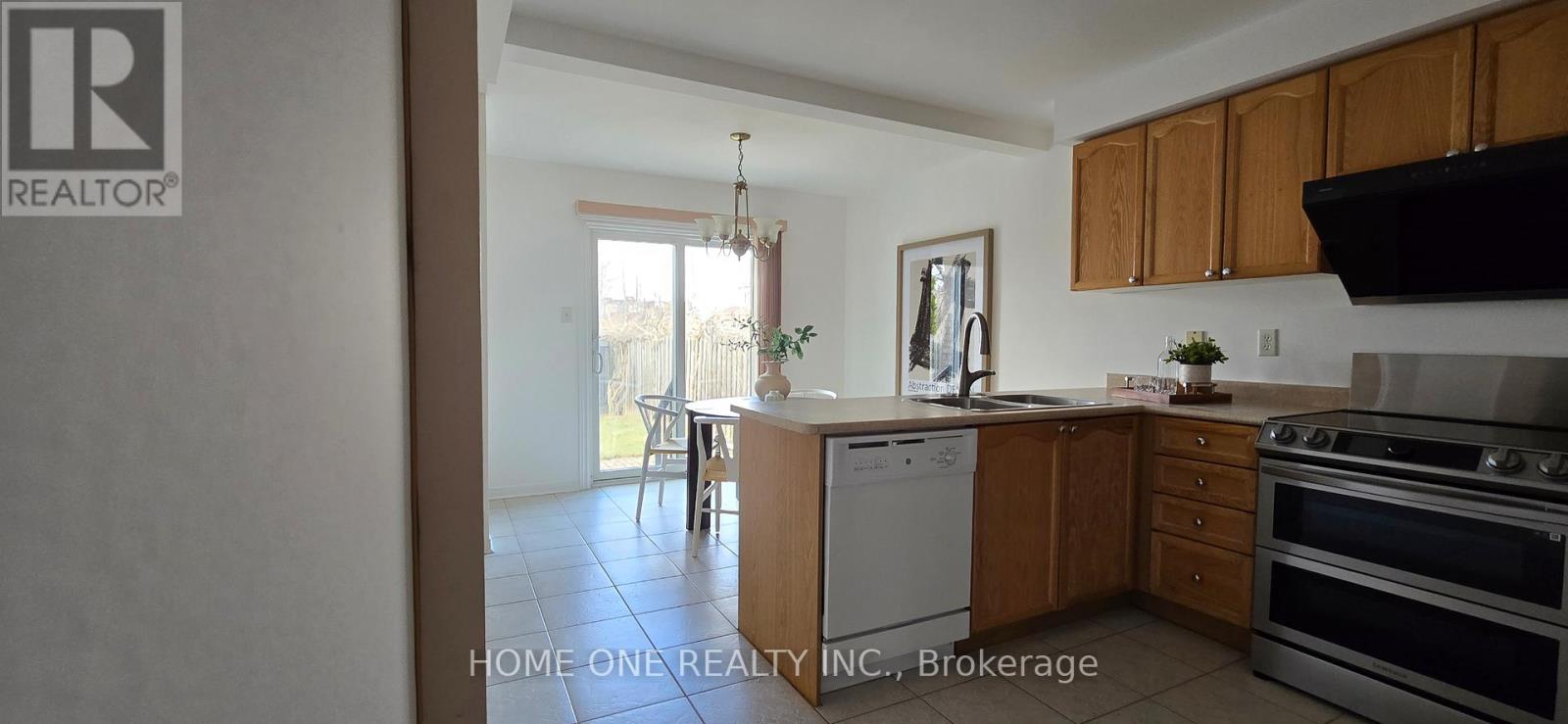155 Bourbon Place, Whitby, Ontario  L1R 3C6 - Photo 15 - E12079896
