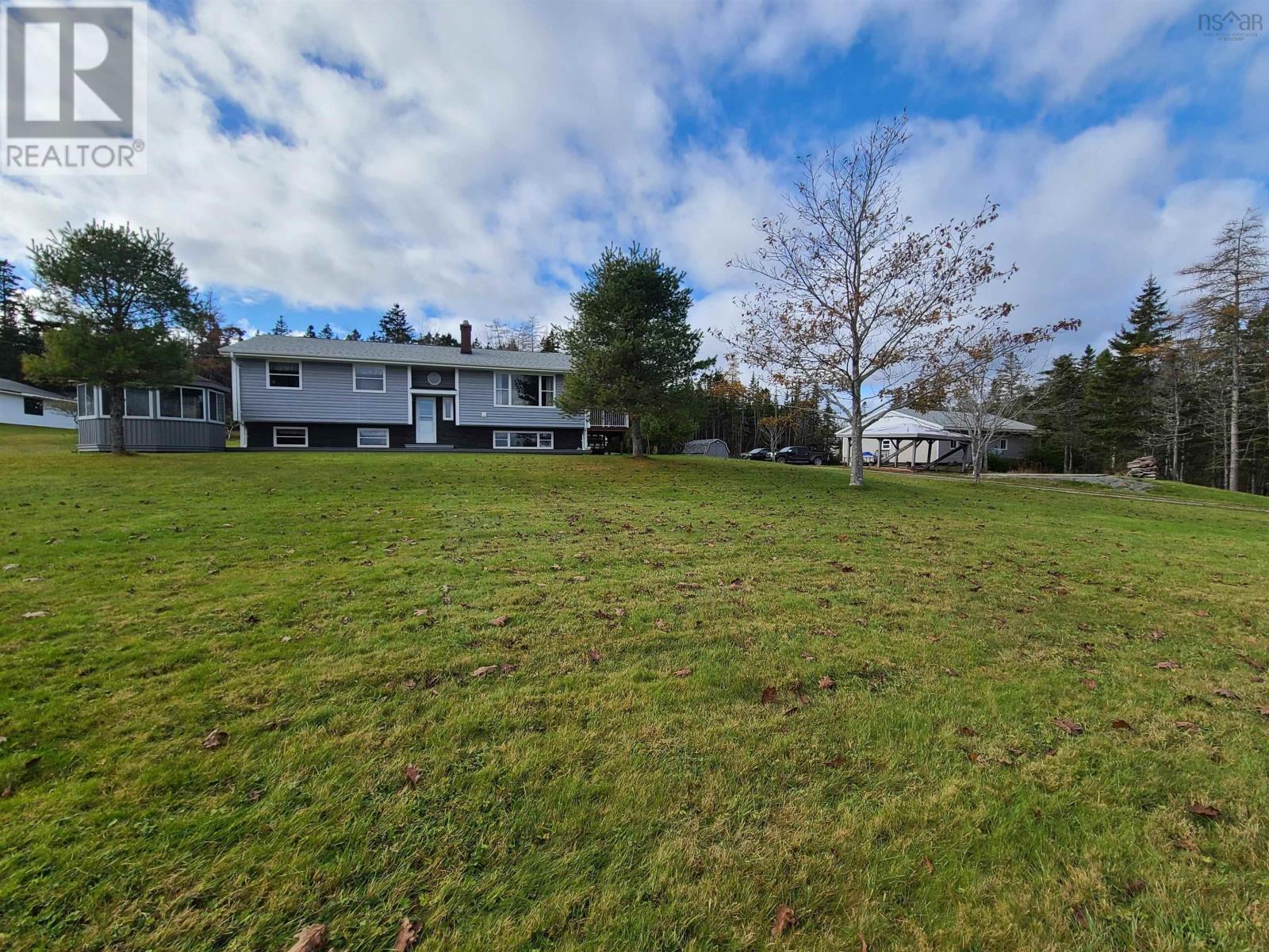 Property at 110 De Raymond Street image 5