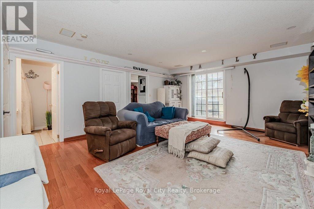 84 Porter Court, Guelph, Ontario  N1L 1L8 - Photo 16 - X12060671